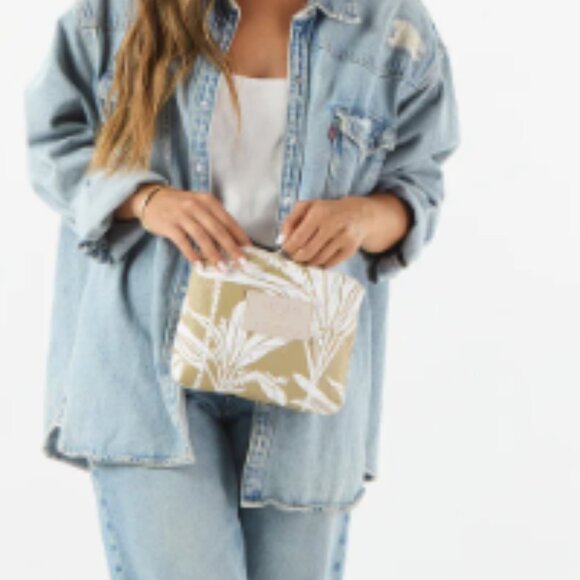 Aloha Collection  Small Pouch Ti Leaf  NWT - Picture 4 of 4